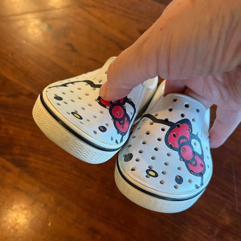 Native‎ Kids Hello Kitty Miles Slip On Shoes White C8 Sanrio Perforated Sneakers